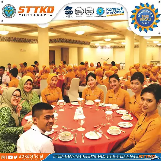 table manner pendidikan pramugari