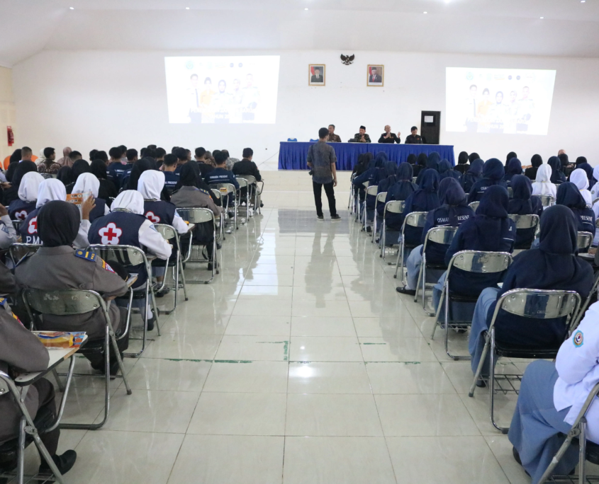 Kunjungan Man 2 Ponorogo di STTKD Yogyakarta