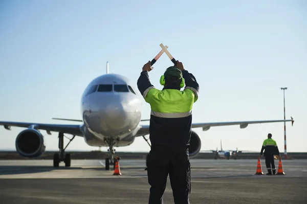 ramp handling marshaller