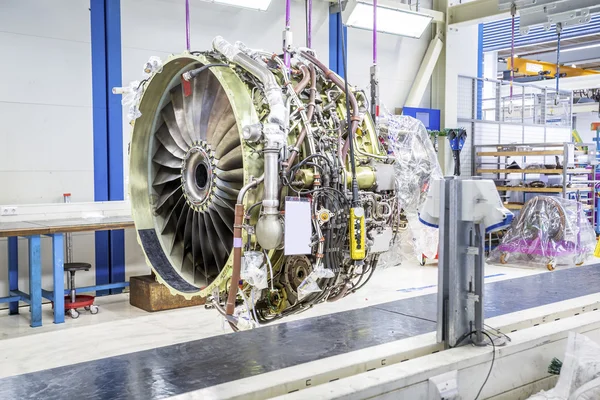 airframe powerplant maintenance